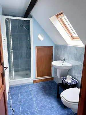 Salle de bains dans l'établissement Les Cerfs de Laplaud