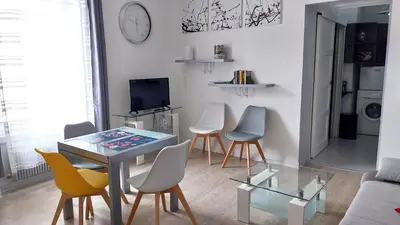 Télévision ou salle de divertissement dans l'établissement 201, Les Ambassadeurs