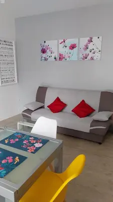 Coin salon dans l'établissement 201, Les Ambassadeurs