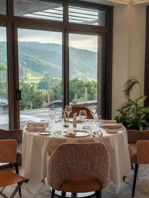 Vue générale sur la montagne ou vue sur la montagne depuis l'hôtel
