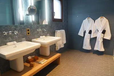 Salle de bains dans l'établissement La Borie d'Hélipse
