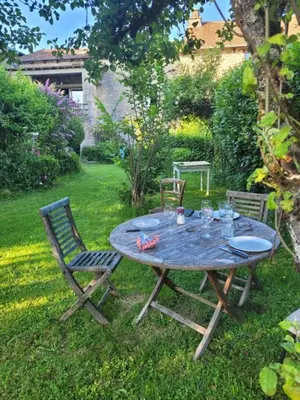 Jardin de l'établissement maison d'hôtes