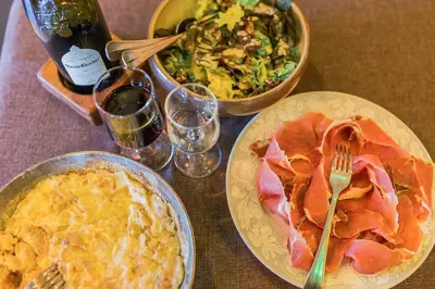 Nourriture dans l'hôtel ou à proximité