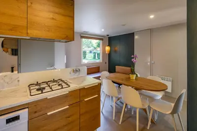 Cuisine ou kitchenette dans l'établissement Flower Camping de Rouffiac