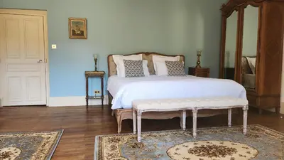 Un ou plusieurs lits dans un hébergement de l'établissement Château de Longevergne
