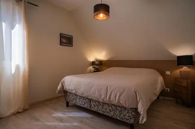 Un ou plusieurs lits dans un hébergement de l'établissement Villa 4 étoiles - 3 chambres - 6 personnes - Nature, campagne, confort moderne, charme, jardin et vue exceptionnelle - Proche Martel