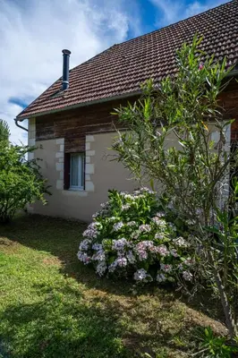 Jardin de l'établissement Villa 4 étoiles - 3 chambres - 6 personnes - Nature, campagne, confort moderne, charme, jardin et vue exceptionnelle - Proche Martel