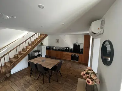 Cuisine ou kitchenette dans l'établissement Petite maison de village