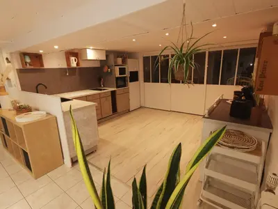 Cuisine ou kitchenette dans l'établissement Appartement cosy avec extérieur à Bretenoux