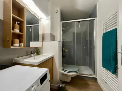Salle de bains dans l'établissement T2 avec Parking - Centre station - SUPER BESSE