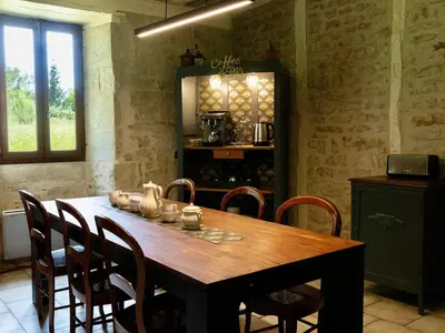 Cuisine ou kitchenette dans l'établissement Domaine VALENQUERCY