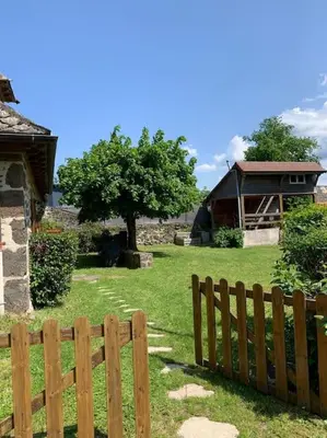 Jardin de l'établissement Gîte de Lagarde