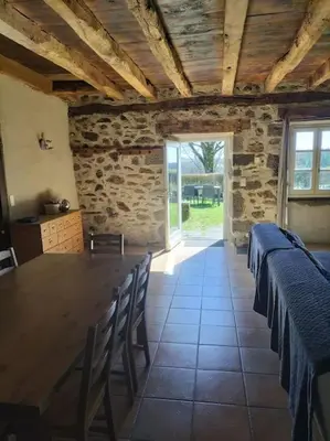 Coin salon dans l'établissement Gîte de Lagarde