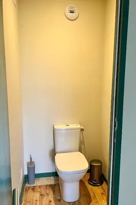Salle de bains dans l'établissement Maison 50 Belvédère du Cézallier