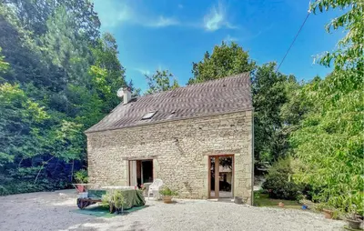 Jardin de l'établissement Lovely Home In Paulin With Kitchen