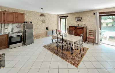 Cuisine ou kitchenette dans l'établissement Lovely Home In Paulin With Kitchen
