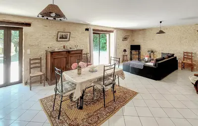 Coin salon dans l'établissement Lovely Home In Paulin With Kitchen