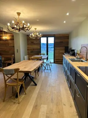 Cuisine ou kitchenette dans l'établissement Chalet Picherande - Charreire