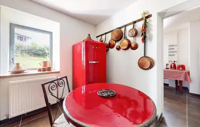 Cuisine ou kitchenette dans l'établissement Beautiful Home In Bourg Lastic