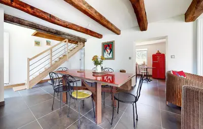 Coin salon dans l'établissement Beautiful Home In Bourg Lastic