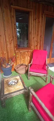 Coin salon dans l'établissement La chouette