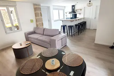 Cuisine ou kitchenette dans l'établissement jolis logements brivistes 5