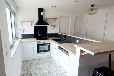 Cuisine ou kitchenette dans l'établissement jolis logements brivistes 5