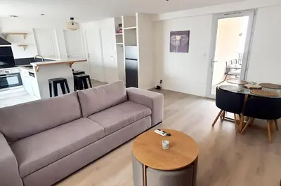 Cuisine ou kitchenette dans l'établissement jolis logements brivistes 5