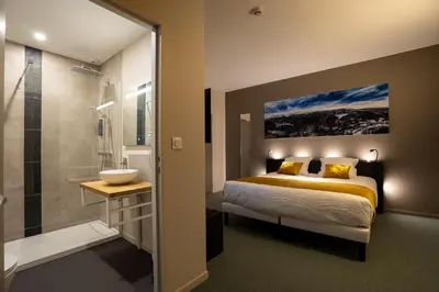 Salle de bains dans l'établissement Le Genève