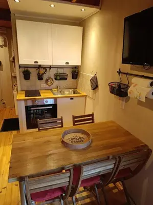 Cuisine ou kitchenette dans l'établissement Charmant Chalet de montagne
