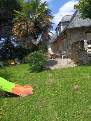 Jardin de l'établissement Maison de famille 8-9 personnes