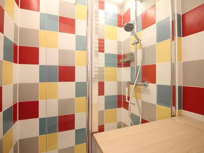 Salle de bains dans l'établissement Bel appartement T2 avec balcon et parking au Mont-Dore - FR-1-608-271