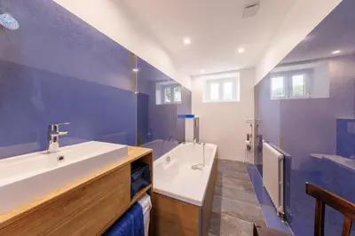 Salle de bains dans l'établissement L'Arverne du Rocher - Maison vue montagne