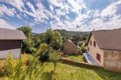 Vue générale sur la montagne ou vue sur la montagne depuis la maison de vacances