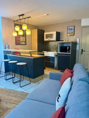 Cuisine ou kitchenette dans l'établissement T2 Bis chaleureux-Hyper Centre Brive