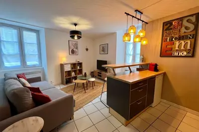 Coin salon dans l'établissement T2 Bis chaleureux-Hyper Centre Brive