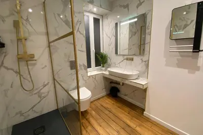 Salle de bains dans l'établissement 19B - Le Bastille a cosy apartment in a great location