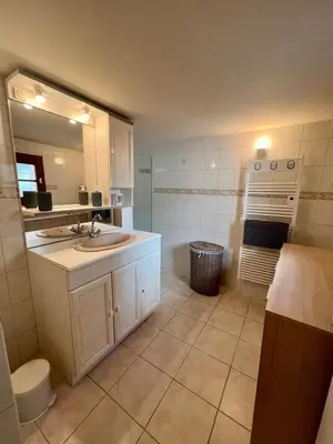 Salle de bains dans l'établissement Casa Trinita -T3 -Centre Sainte-Féréole