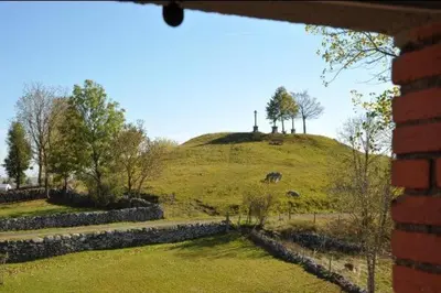 Jardin de l'établissement Gîte 10 pers pmr saint flour