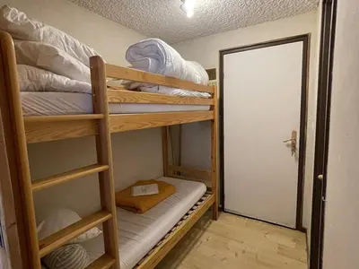 Un ou plusieurs lits dans un hébergement de l'établissement Studio agréable en station - Animaux admis - FR-1-787-76