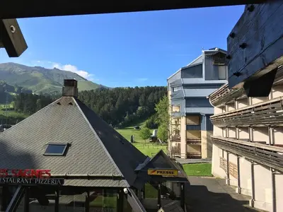 Vue générale sur la montagne ou vue sur la montagne depuis l'appartement