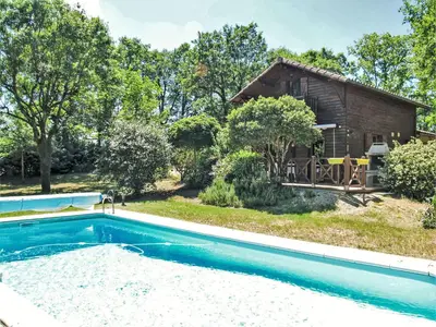 Piscine de l'établissement Holiday Home L'Eglantier by Interhome ou située à proximité