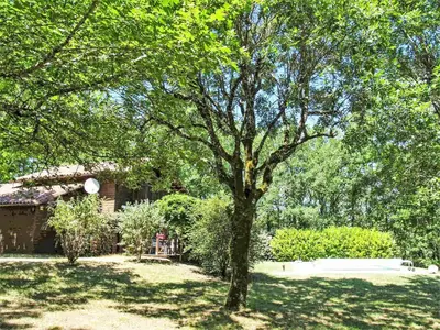 Jardin de l'établissement Holiday Home L'Eglantier by Interhome