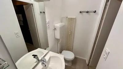 Salle de bains dans l'établissement Bel appart Pradet C 513, 300m centre ville, vue sur le sancy