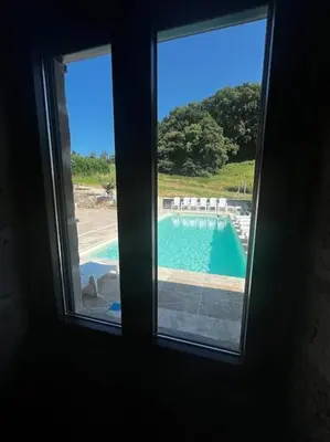 Piscine de l'établissement Le domaine de La Combarsou ou située à proximité