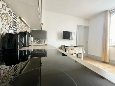 Cuisine ou kitchenette dans l'établissement Le Saint Georges, cosy et calme
