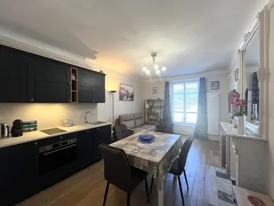 Cuisine ou kitchenette dans l'établissement Studio charmant 21m² centre Mont-Dore, jusqu'à 2 pers. - FR-1-608-273