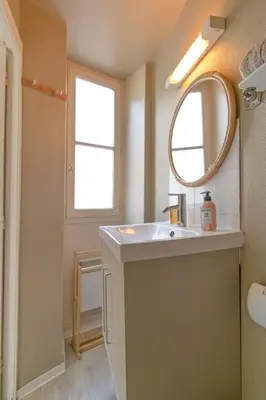Salle de bains dans l'établissement La républicaine