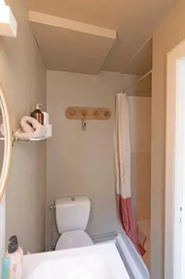 Salle de bains dans l'établissement La républicaine