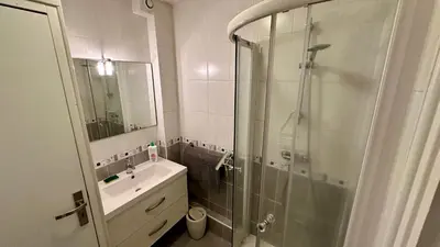 Salle de bains dans l'établissement Le Therminus 42 - Le Mont Dore 8pers